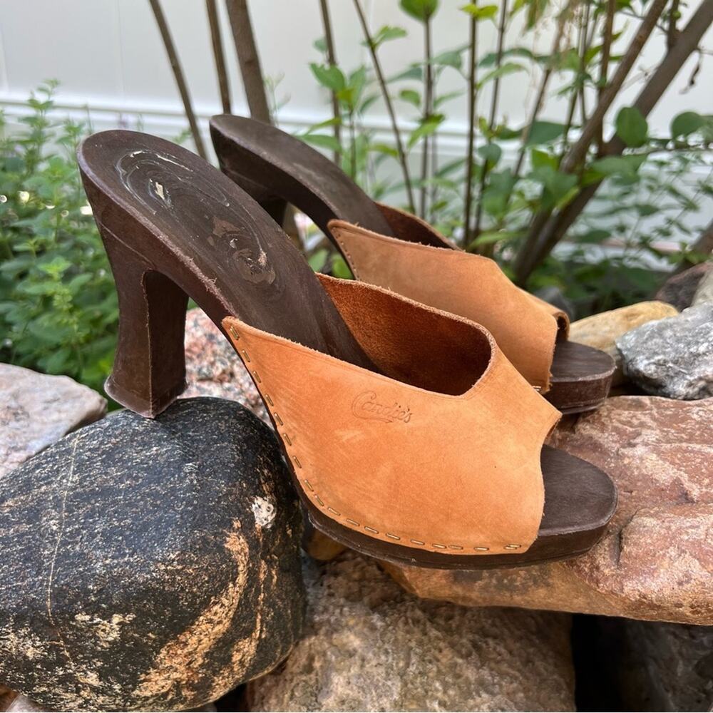 Vintage 70s Candies Camel Tan Suede Resin Slide Mule Heels